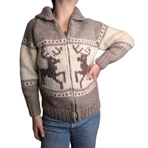 Cowichan Handknit Women's XS/S Deer Pattern Grey/Cream
